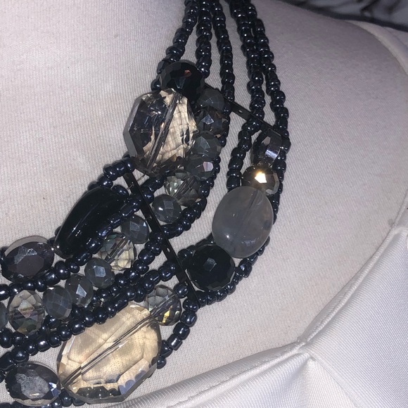 Beaded bib necklace - Picture 4 of 6